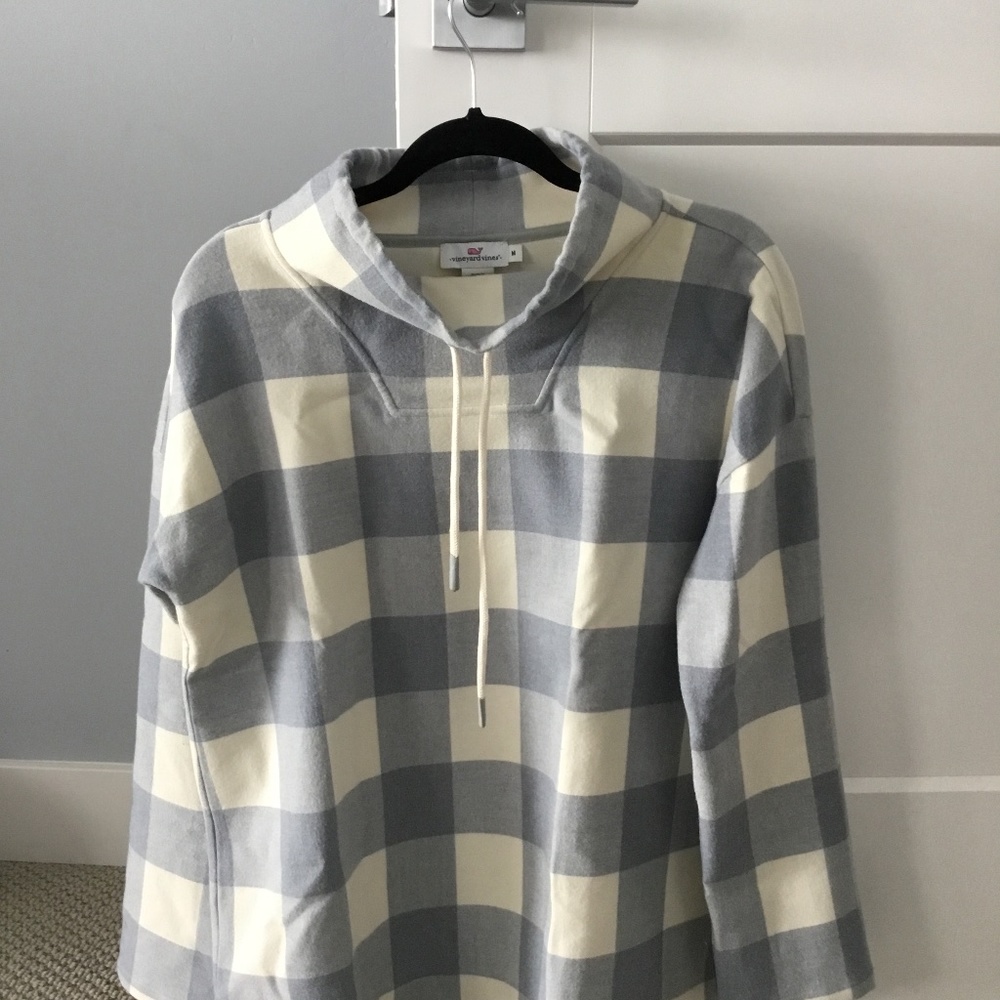 Vineyard Vines Tunic with Drawstring neck gray and cream checked